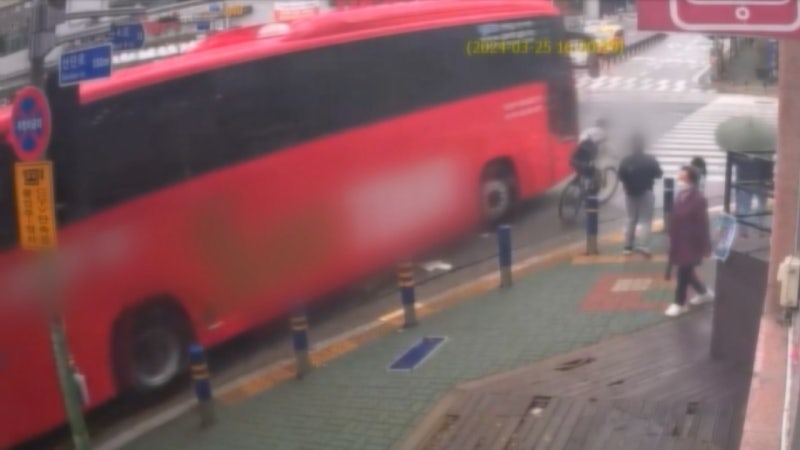 또 횡단보도 우회전 사고…자전거 탄 <b>중학생</b> 버스에 치여 사망
