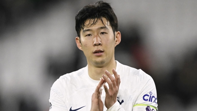 <b>손흥민</b> '<b>토트넘 400경기</b> 출전' 대기록…비유럽인 최초