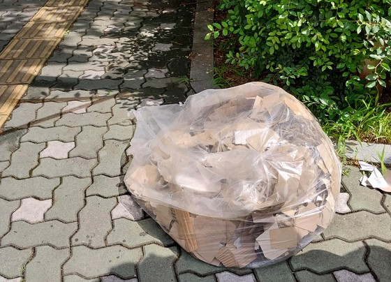 합참 "북한, 어젯밤부터 <b>오물 풍선</b> 310여개 살포"