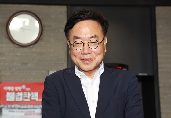 국민의힘 사무총장 '당직자 일괄 <b>사퇴</b>' 요구...<b>정점식</b> 정책위의장은 아직 '침...