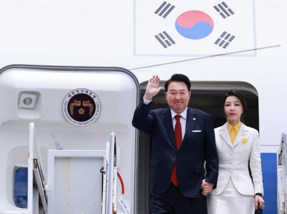 윤<b>대통령</b>, 오늘 <b>체코</b> 순방 출국…'<b>원전</b> 동맹' 구축