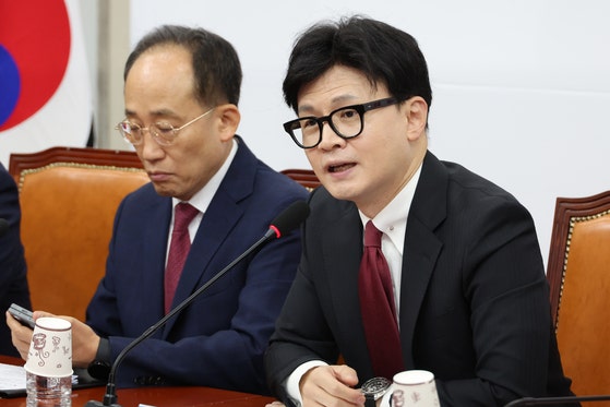 한동훈 "<b>이재명</b>, <b>유죄</b> 확신에 <b>총동원령</b> 내려…판사 공포 느껴"