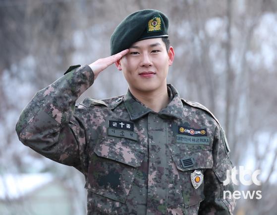 주헌, <b>몬스타엑스</b> 세 번째 군필자…기대되는 <b>10주년 완전체</b>