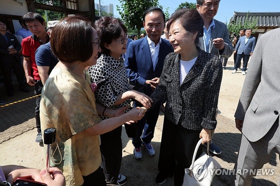 국힘 지도부, 오늘 <b>박근혜 전 대통령 예방</b>…탄핵정국 조언 구해