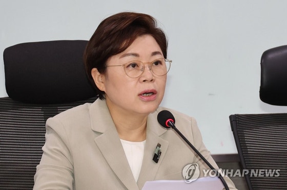 검찰, '윤 대통령 <b>공천개입 의혹</b>' 관련 <b>김정재 의원</b> 참고인 조사