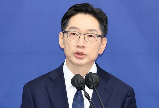 <b>김경수 대선출마</b> 선언…"입법·행정·국정 경험 모두 가진 유일한 후보...