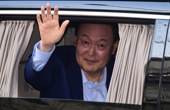 '<b>윤어게인 신당</b>' 창당 보류…"윤 전 대통령 만류"