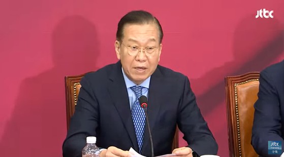 <b>권영세</b> "12일 이후 <b>단일화</b> 사실상 허구…한덕수, 김문수가 불러"