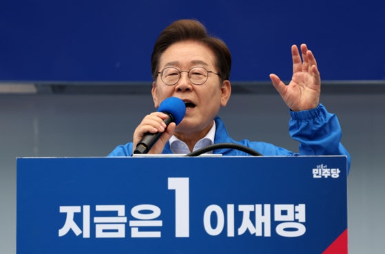 <b>이재명</b>, 개헌 구상 <b>제안</b>… "4년 <b>연임제</b>·결선투표제 도입"