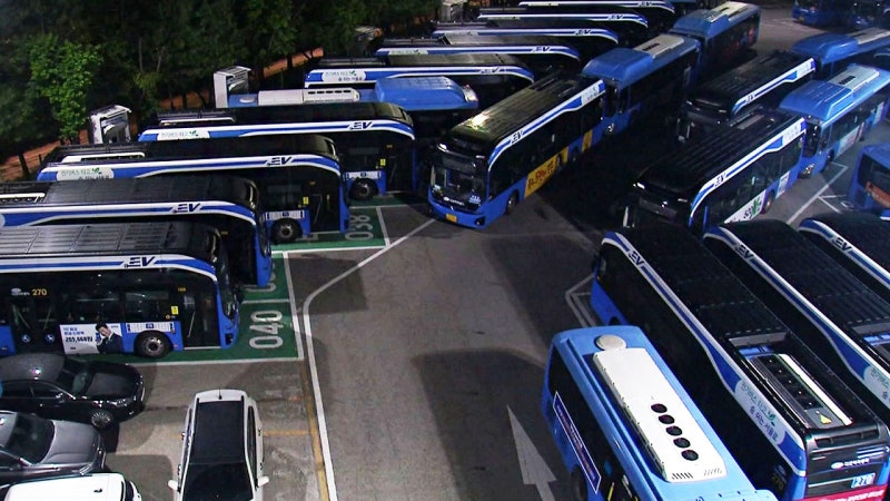 "<b>파업</b> 유보" 서울 <b>시내버스</b> 정상 운행…<b>부산</b>·창원은 <b>파업</b>