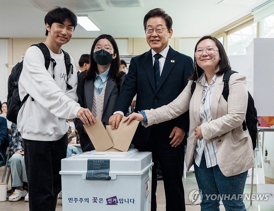 <b>이재명</b> “이준석, <b>후보</b> 포기하고 김문수와 단일화할 것 확신"