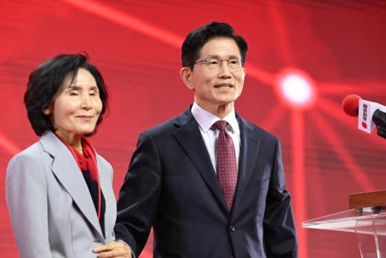 김문수, '<b>설난영</b> 여사 <b>발언</b>' 유시민 겨냥…"아내는 훌륭한 사람"