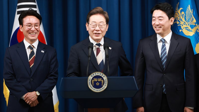 초대 국무총리 김민석, <b>비서실장</b> <b>강훈식</b>…새 정부 인선 발표