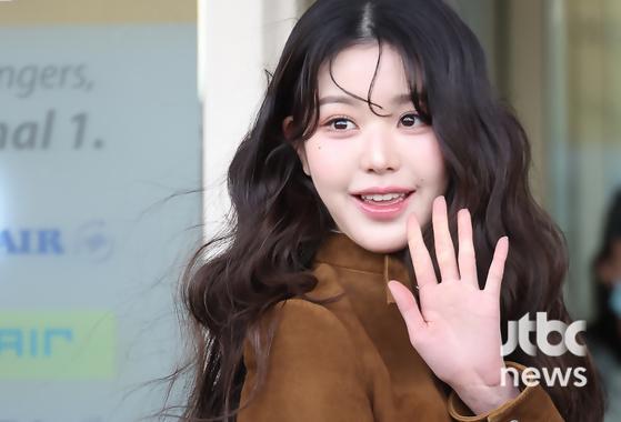 <b>장원영</b> 소속사, '탈덕수용소'에 승소 “'<b>사이버렉카</b>' 향한 경고”
