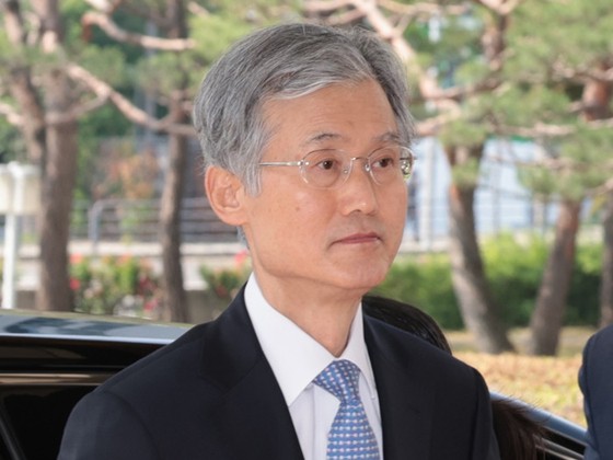 <b>조희대</b>, <b>대법관 증원법</b>에 "공론장 마련되길...국회와 계속 <b>협의</b>"