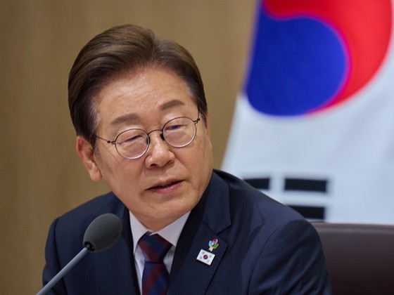 이 대통령 "가성비 높은 <b>대통령 시계 제작 지시</b>…기대해도 좋다"