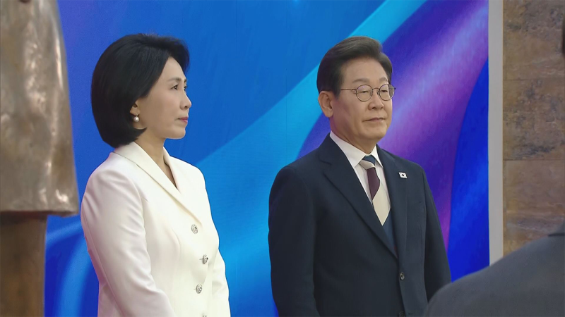 이 <b>대통령 장남</b>, <b>비공개 결혼</b>식…'소년공 동료들'도 참석