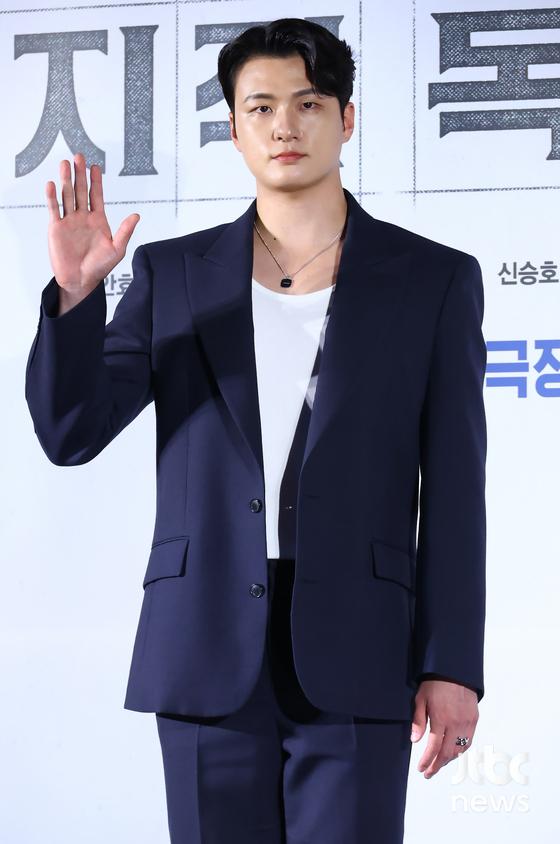 <b>신승호</b>, 군 <b>면제</b> 판정 "<b>십자인대 파열</b>로 수술"
