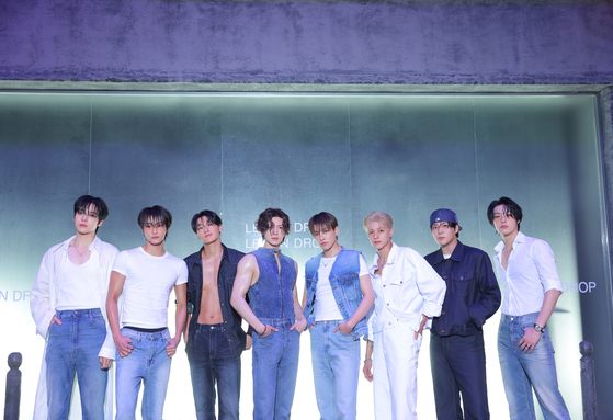 <b>에이티즈</b> 미니 12집, 美 '<b>빌보드 200</b>' 2위 진입
