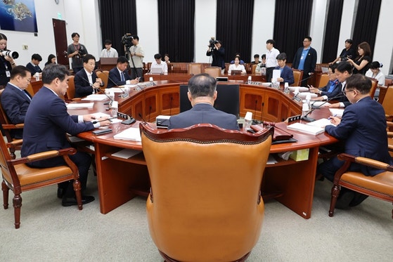 <b>이종석 국정원장</b> 후보자 인사<b>청문</b> 경과<b>보고서</b> 채택