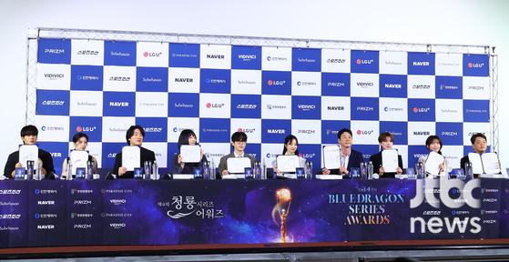 <b>박보영</b>·임시완 등, '<b>청룡시리즈어워즈</b>' 수상자 한자리에