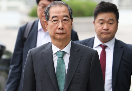 '<b>내란 방조</b>' 혐의 한덕수 특검 출석…질문에 침묵