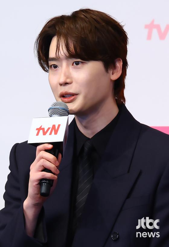 이종석·이준혁 소속사, <b>악플러</b>에 <b>법적 대응</b> “합의나 선처 없다”