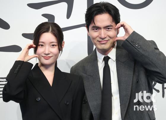 '<b>에스콰이어</b>' <b>이진욱</b>·<b>정채연</b>·이학주·전혜빈, '변호사 캐릭터 완벽 변...