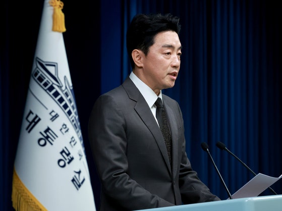 이 대통령, 교육부 <b>최교진</b>·금융위원장 이억원 등...<b>장관</b>급 인선