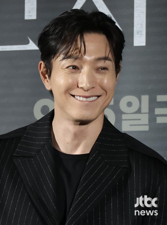 '<b>살인자리포트</b>' <b>정성일</b> "미친 대사량, 감독 죽이고 싶었다"