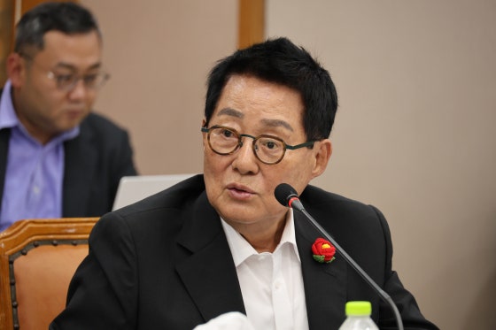 <b>박지원</b>, <b>장동혁</b>에 "윤 닮으면 실패, 이 대통령 제안 응하라"