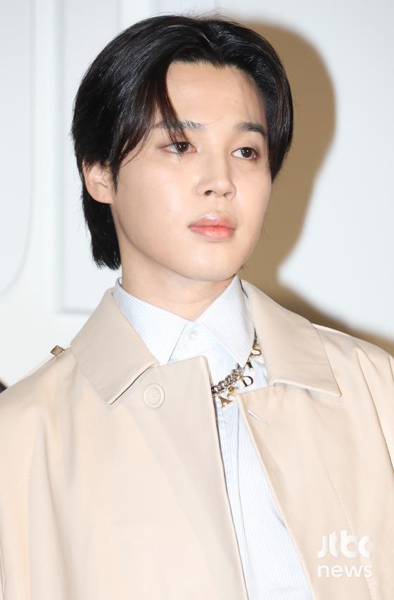 방탄소년단 <b>지민</b>, <b>송다은</b>과 열애·<b>결별</b> 인정 "수년전 과거 일"