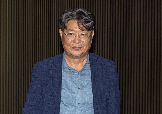 경찰, '<b>주식 차명거래 의혹</b>' <b>이춘석</b>·보좌관 재소환