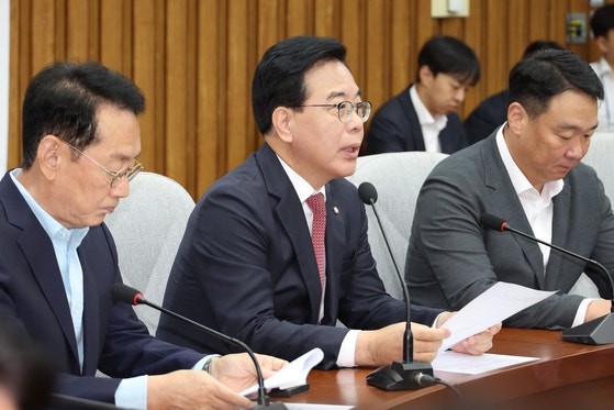 송언석, 미국 내 한인 추방 사태에 “이재명 정권의 외교 무능” 비판 송언석, 미국 내 한인 추방 사태에 “이재명 정권의 외교 무능” 비판