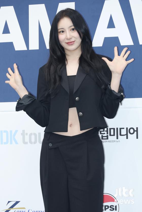 <b>이채연</b>, WM엔터 떠난다 "논의 끝 전속<b>계약 종료</b>"