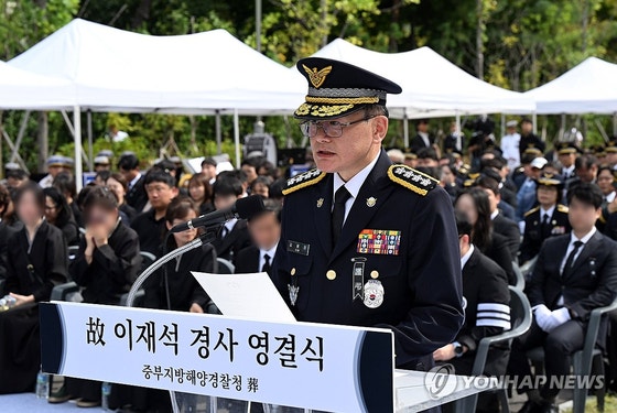 김용진 <b>해경</b>청장, <b>해경 순직</b> 관련 <b>사의 표명</b>..."진실규명 위해"