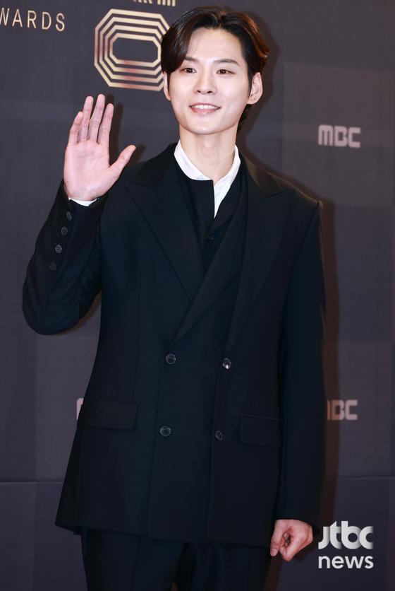 "술 취해 오토바이 무단 운전" <b>윤지온</b>, <b>음주운전</b> 인정