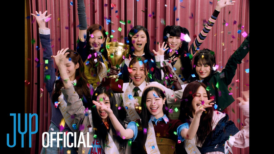 '<b>데뷔 10주년</b>' <b>트와이스</b>, 10월 10일 스페셜 앨범 깜짝 발매