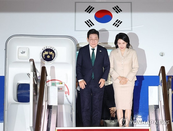 <b>이재명 대통령</b>, 방미 마치고 귀국…관세 협상·<b>APEC 준비</b> 돌입