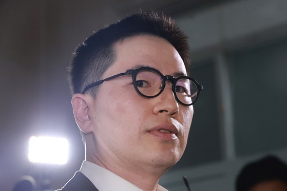 <b>특검</b>, <b>이원모</b> 전 인사비서관 피의자 소환…'이종섭 도피의혹' 조사