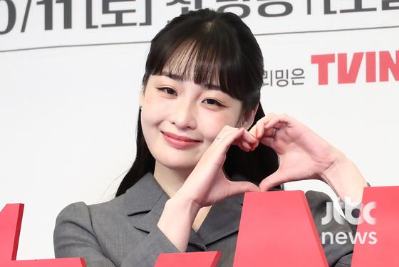 김민하, 복고 슈트 입고 오미선 빙의, '<b>태풍상사</b>' 활력소