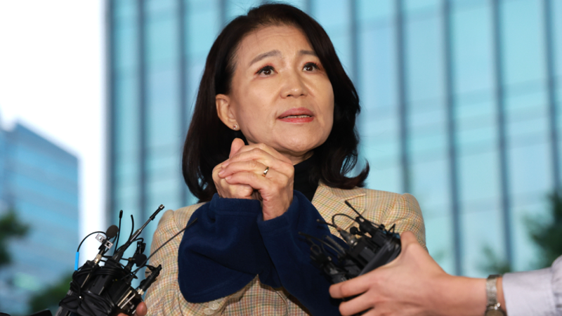 경찰, <b>이진숙 체포</b>해 압송…선거법·공무원법 위반 혐의 "출석 요구 불응...