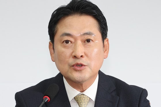 <b>장동혁</b>, '<b>아파트</b> 4채' 비판에 "이 대통령·김병기 <b>아파트</b>, 나와 바꾸자"