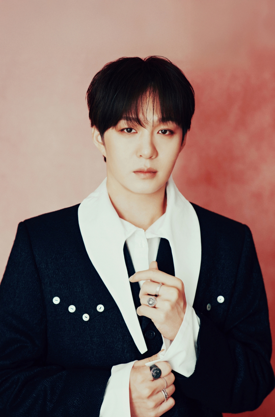 이창섭, 오늘(26일) 잠실 뜬다…<b>한국시리즈 1차전</b> 애국가 제창