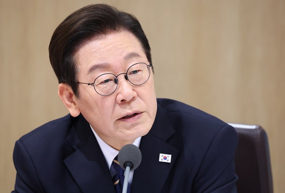 이 대통령, 고 <b>신해철 11주기</b> 추모…"그가 꿈꾸던 세상이 우리 과제"