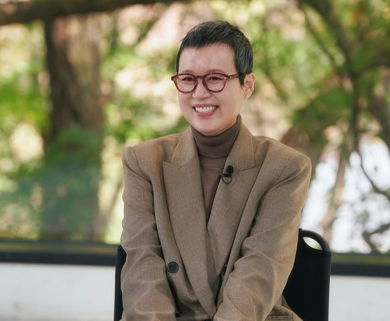 <b>유방암</b> 극복한 <b>박미선</b>, 짧은 머리 공개 “<b>생존신고</b> 한다”
