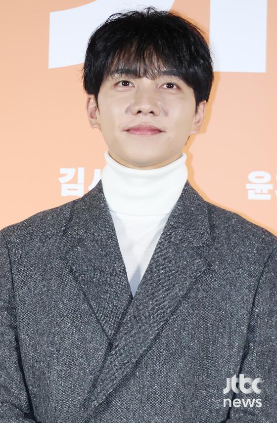 <b>이승기</b>, 한달음에 故<b>이순재 빈소</b>로 “올 초 병문안 했는데…”