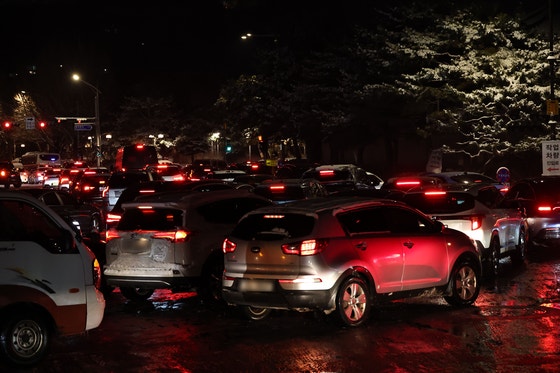 추미애, 오세훈에 "퇴근 5시간…한강버스 생각에 눈 안치웠나"