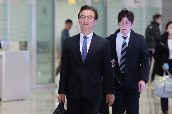 전재수 더불어민주당 의원(전 해양수산부 장관)이 지난 11일 '유엔해양총회' 유치 활동을 마치고 귀국하고 있다.〈사진=연합뉴스〉