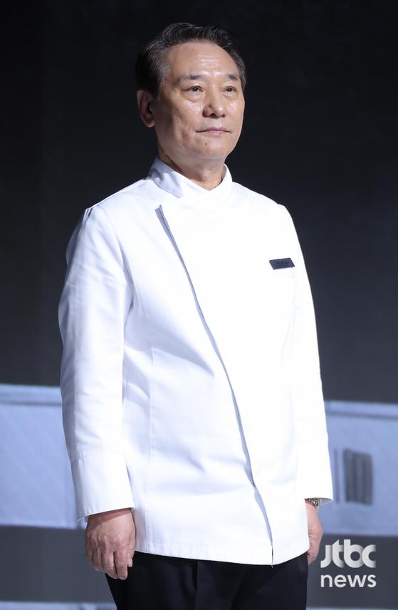 '<b>흑백요리사2</b>' 후덕죽 <b>셰프</b> “손주뻘과 경연…함께 해서 행복하다”